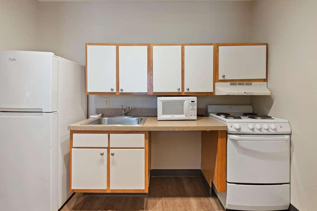 Extended Stay America Select Suites - Charlotte - University Place - E Mccullough Dr Room photo
