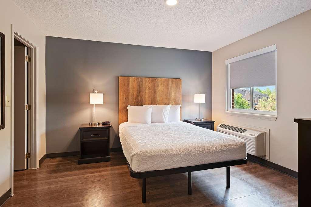 Extended Stay America Select Suites - Charlotte - University Place - E Mccullough Dr Room photo