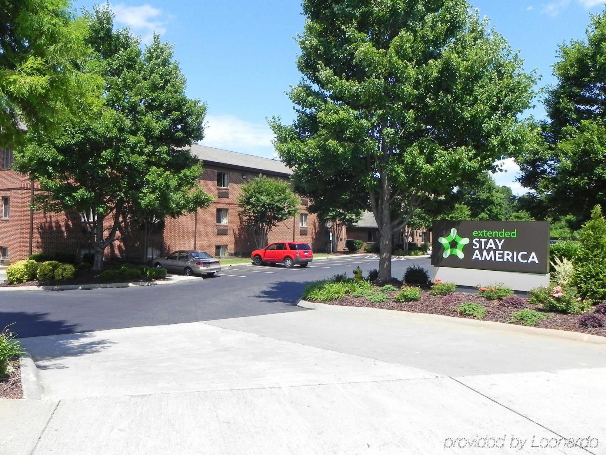 Extended Stay America Select Suites - Charlotte - University Place - E Mccullough Dr Exterior photo